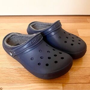 Crocs Unisex-Adult Classic Lined Clog - Navy/Charcoal